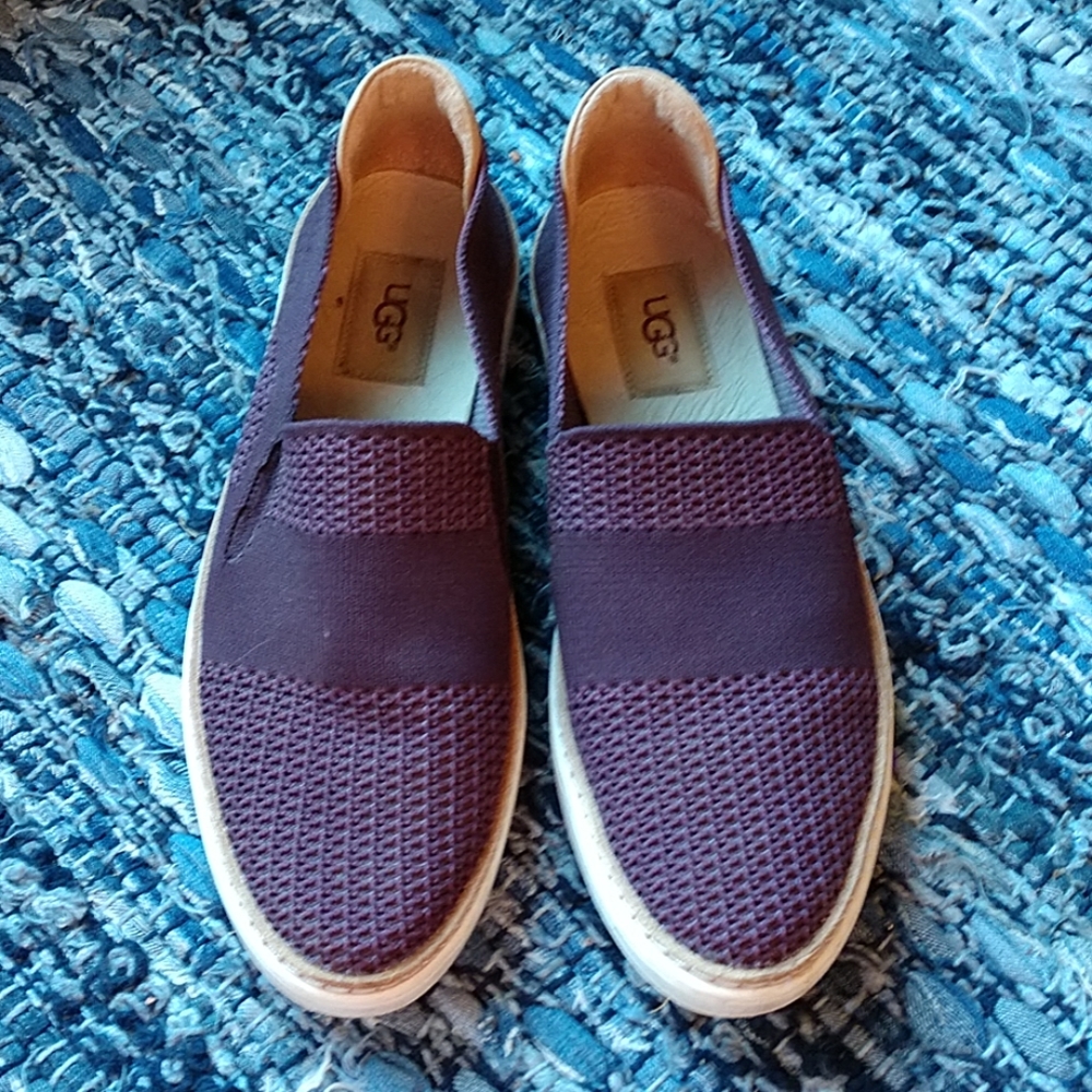 UGG Sammy Slip-on Sneaker Maroon